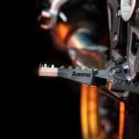 Akrapovic Adventure Footpeg Set (Titanium)-3GkxS.jpeg